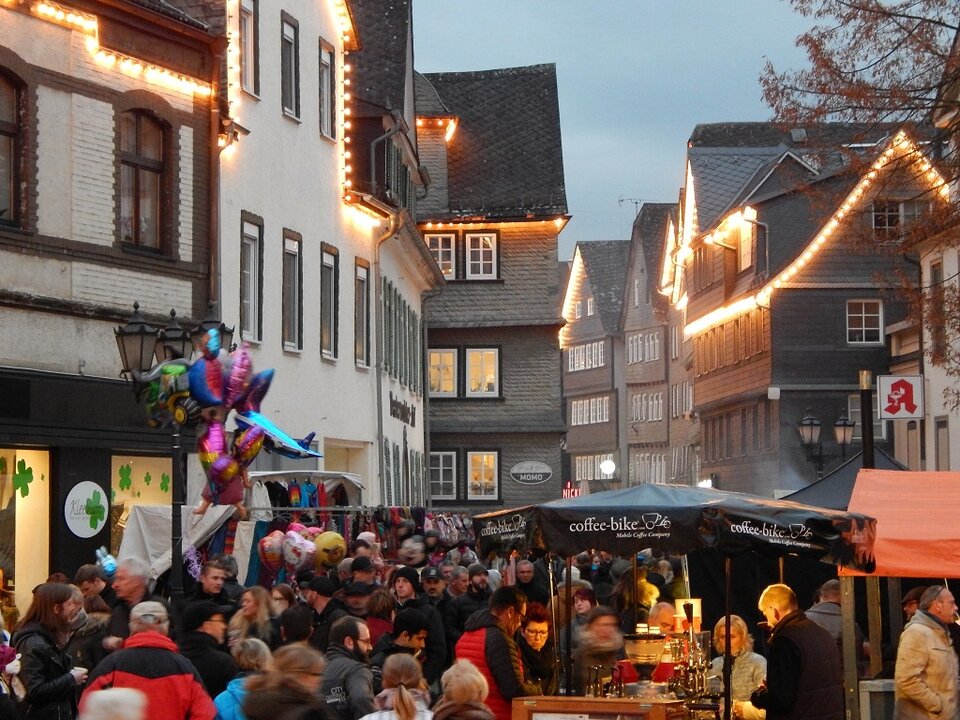 Am Wochenende auf dem Martinimarkt in Herborn vergnügen und shoppen ...