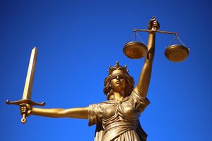 Statue der Justizia, Sinnbild für Gerechtigkeit
