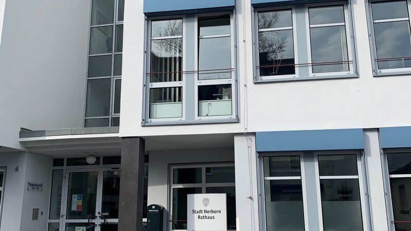 Eingang Rathaus Turmstraße