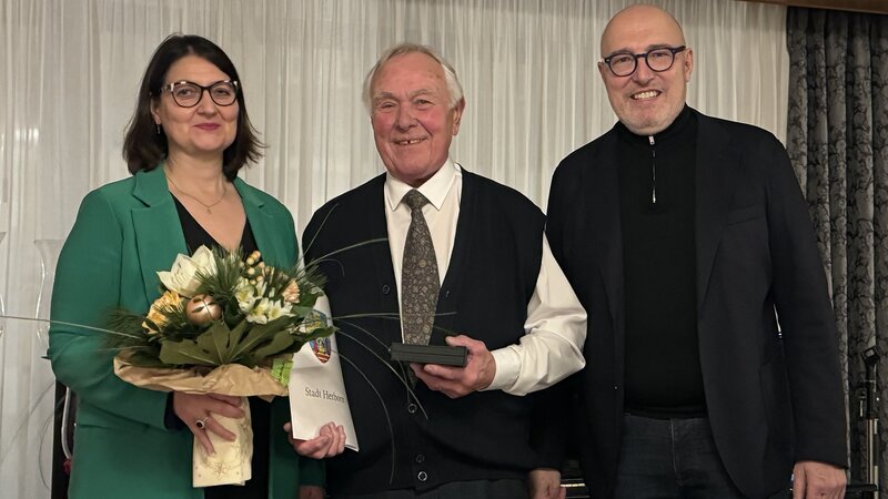 Bild der Verleihung der Ehrenmedalie