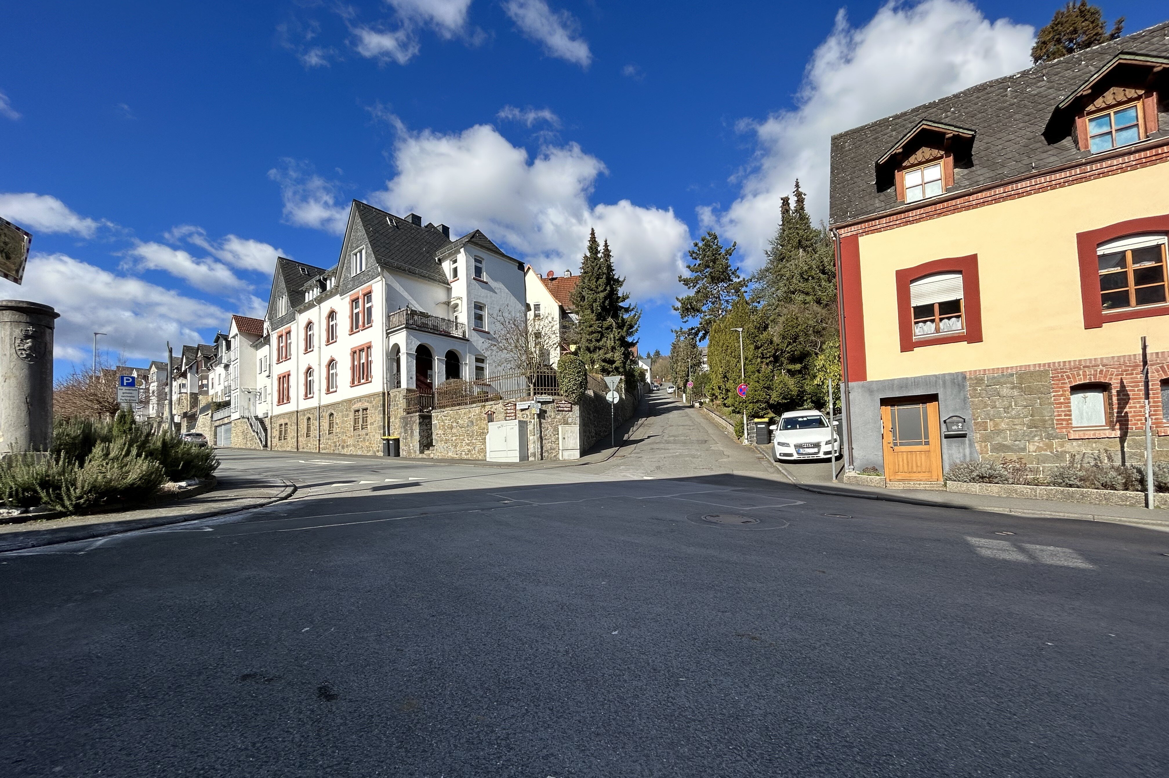 Bild des Kreuzungsbereich Dollenbergstraße und Kallenbachstraße in Herborn