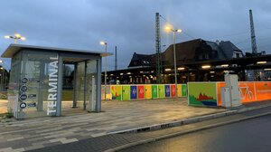 Ansicht der Fahrrad-Boxen am Bahnhof Herborn.