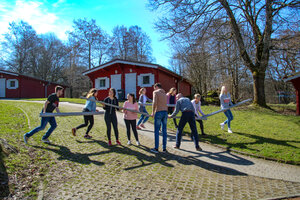 Kinder und Jugendliche Spielen auf dem Freizeitgelände Heisterberg