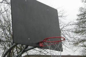 Ein neuer Basketballkorb in Hörbach