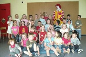 Ronald Mc Donald zu Besuch in der Kita Uckersdorf