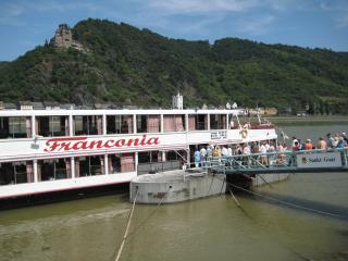 Senioren auf dem Rhein
