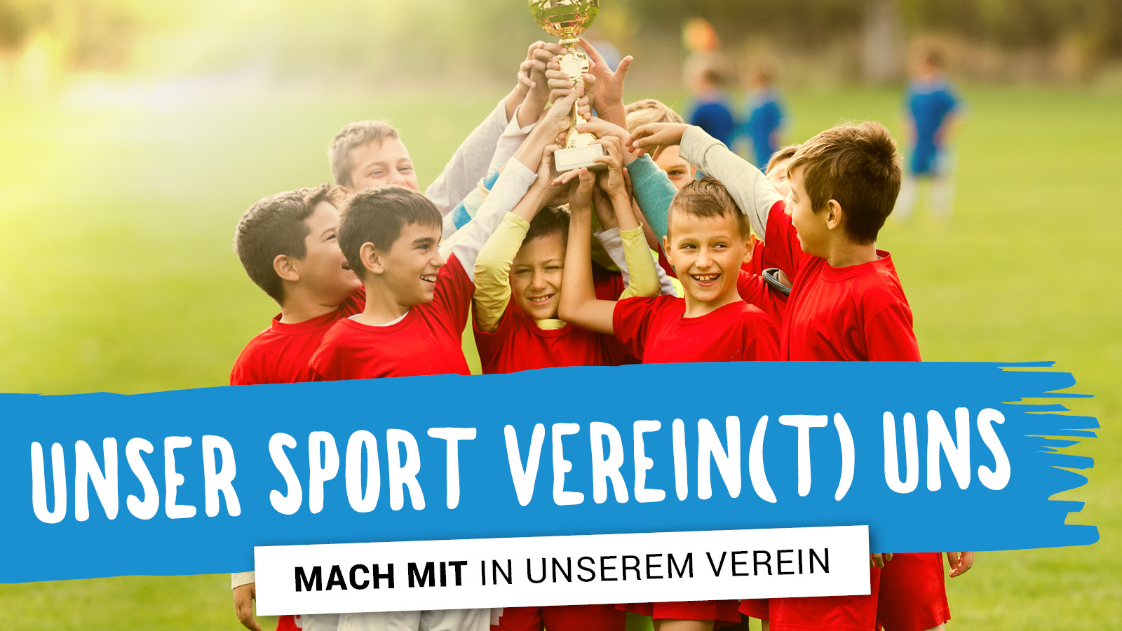 Kinder versammelt um einen Pokal.