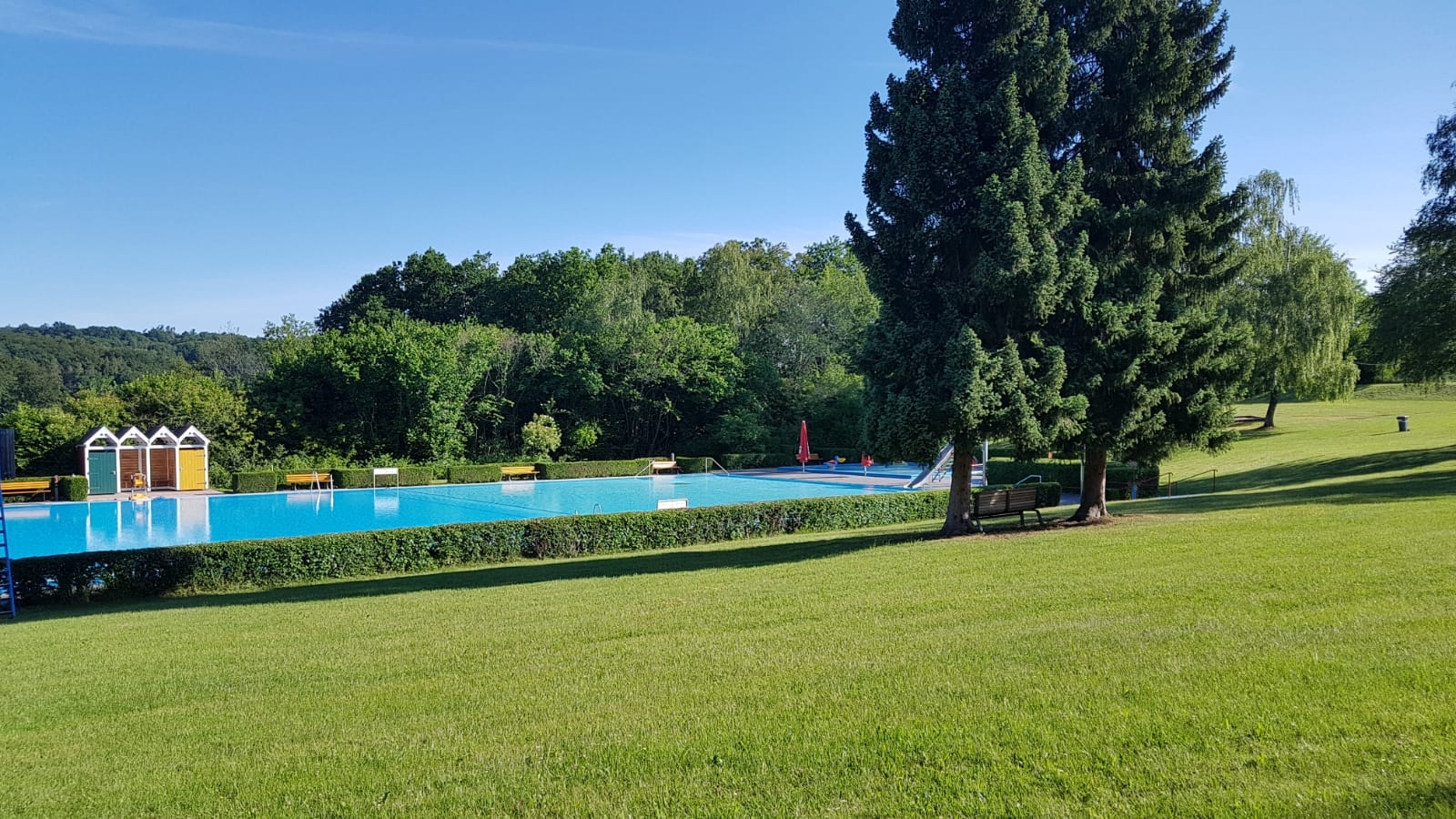 Bild des Freibades im Stadtteil Schönbach