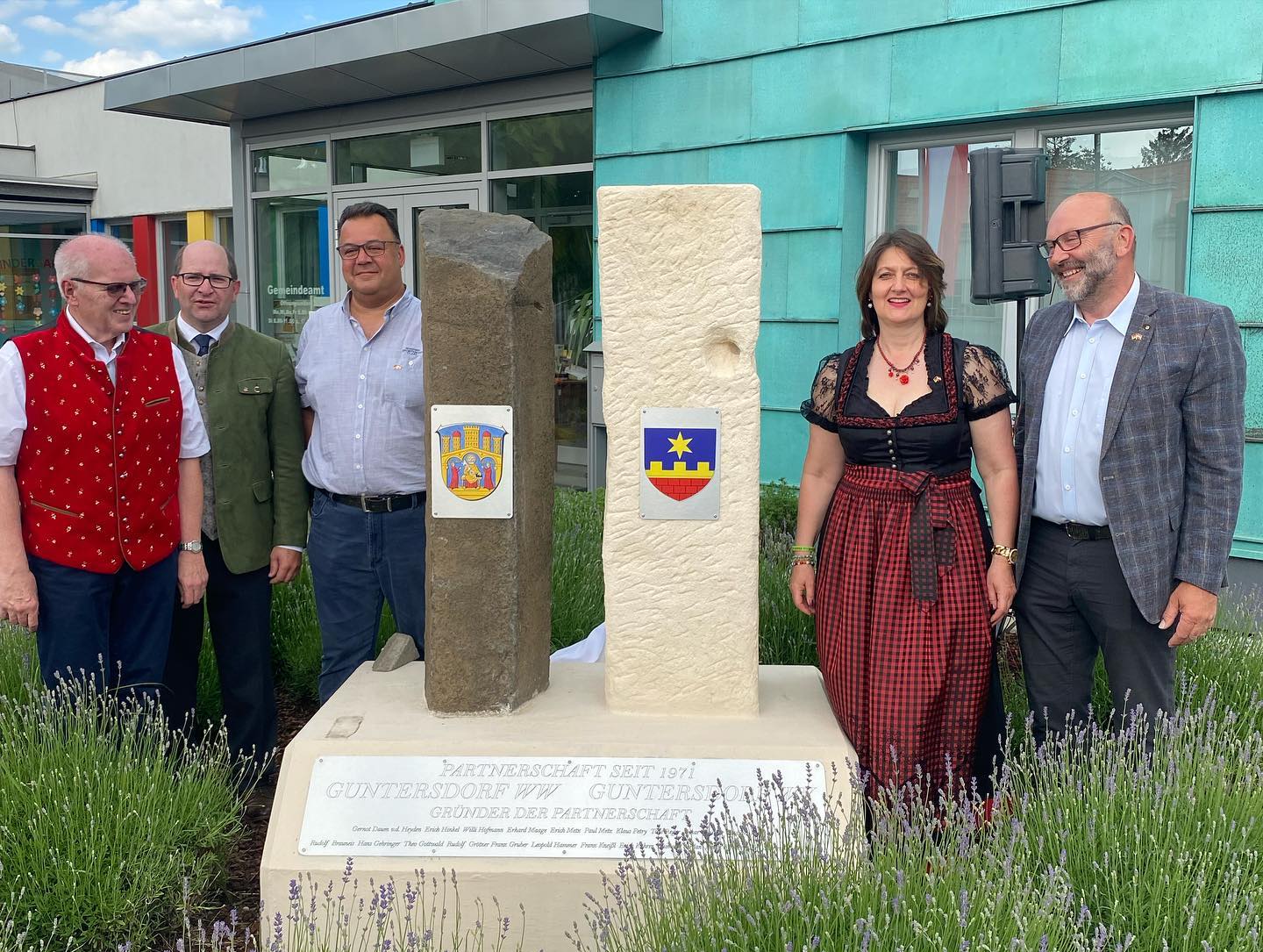 Gedenkstein-Enthüllung 50. Jahre Partnerschaft Guntersdorf