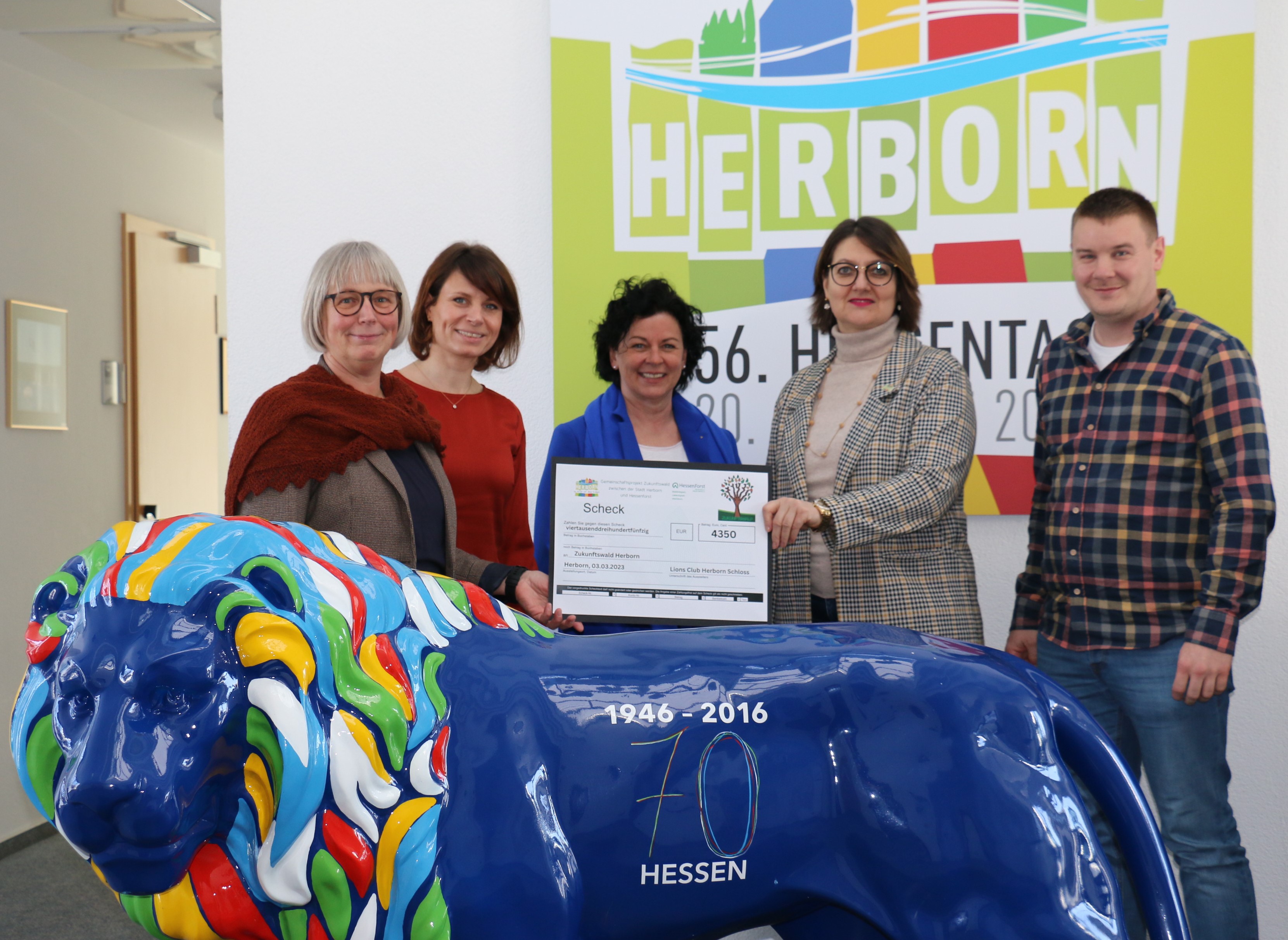 Lions Club Herborn Schloss spendet für den Zukunftswald