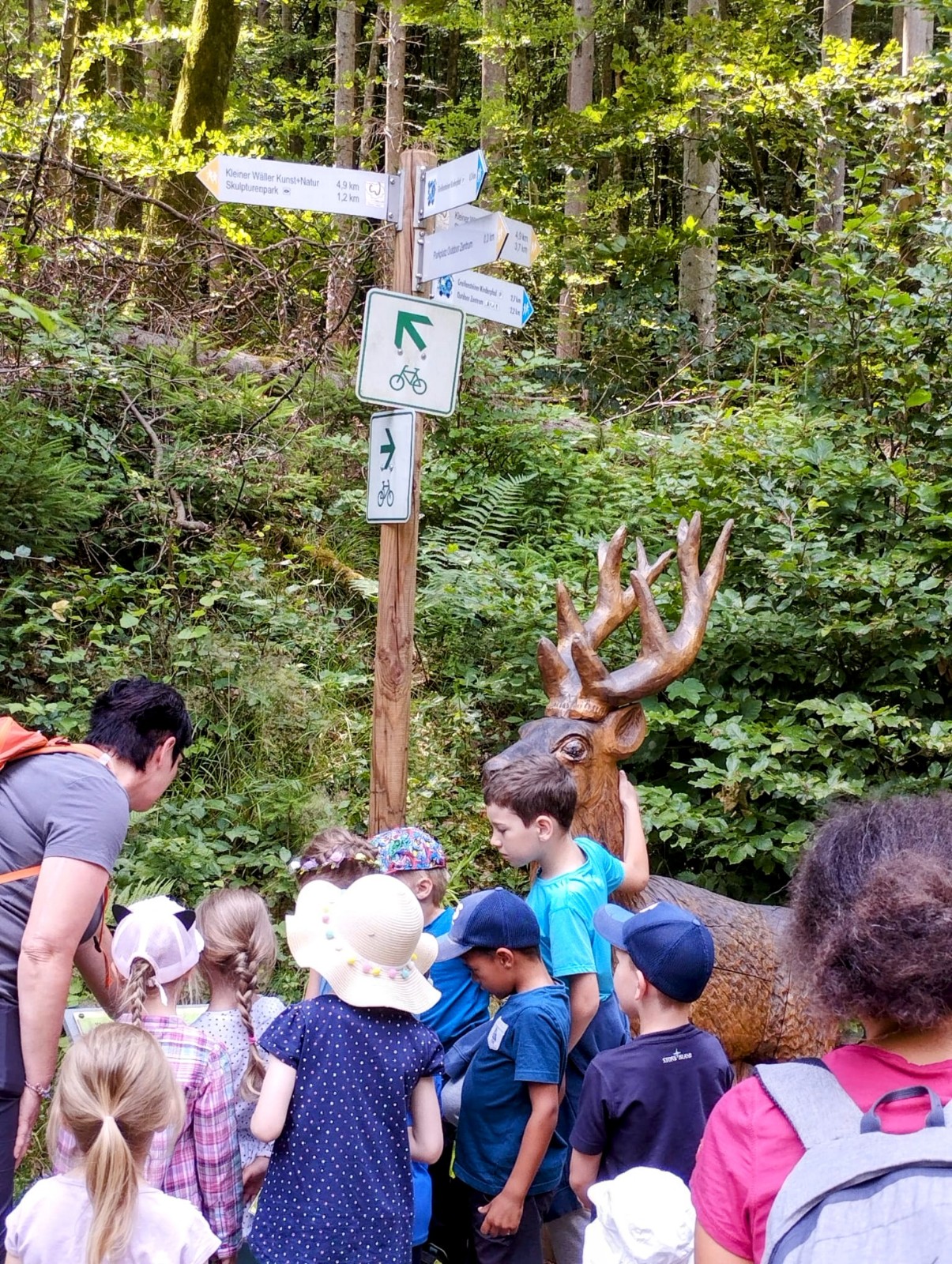 Beispielbild Kita-Kinder auf Wanderschaft